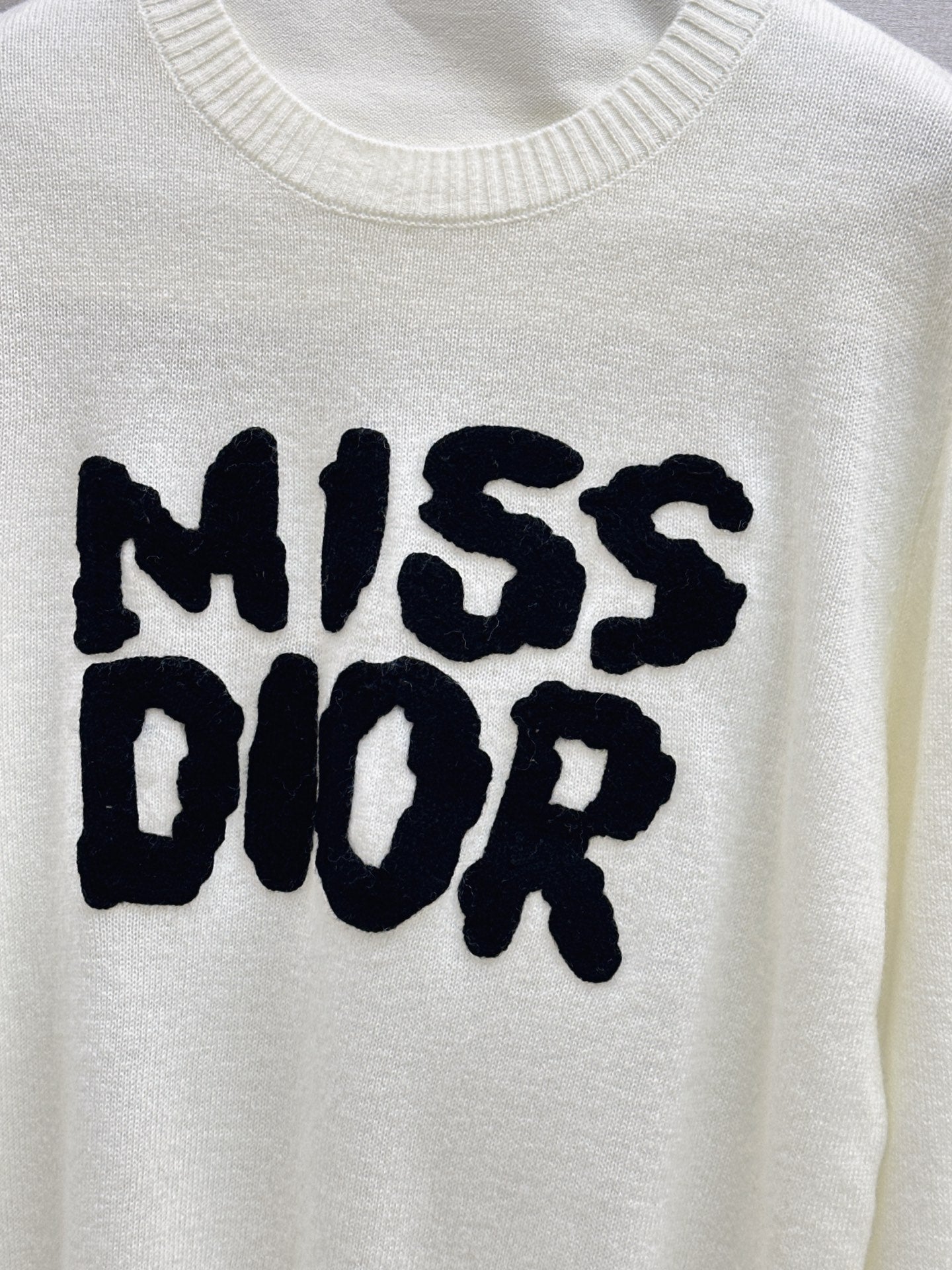 25fw 3D Embroidered Logo Sweater