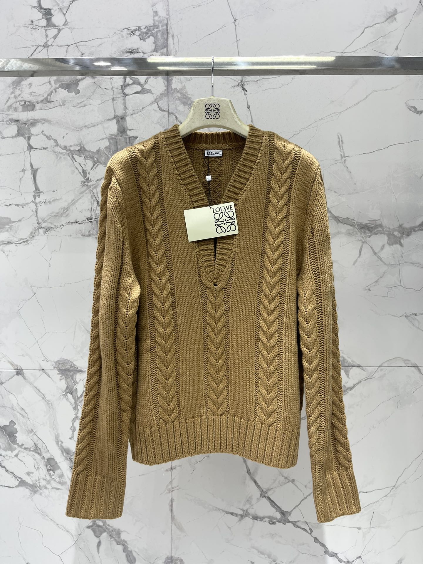 25fw V-neck knitted sweater