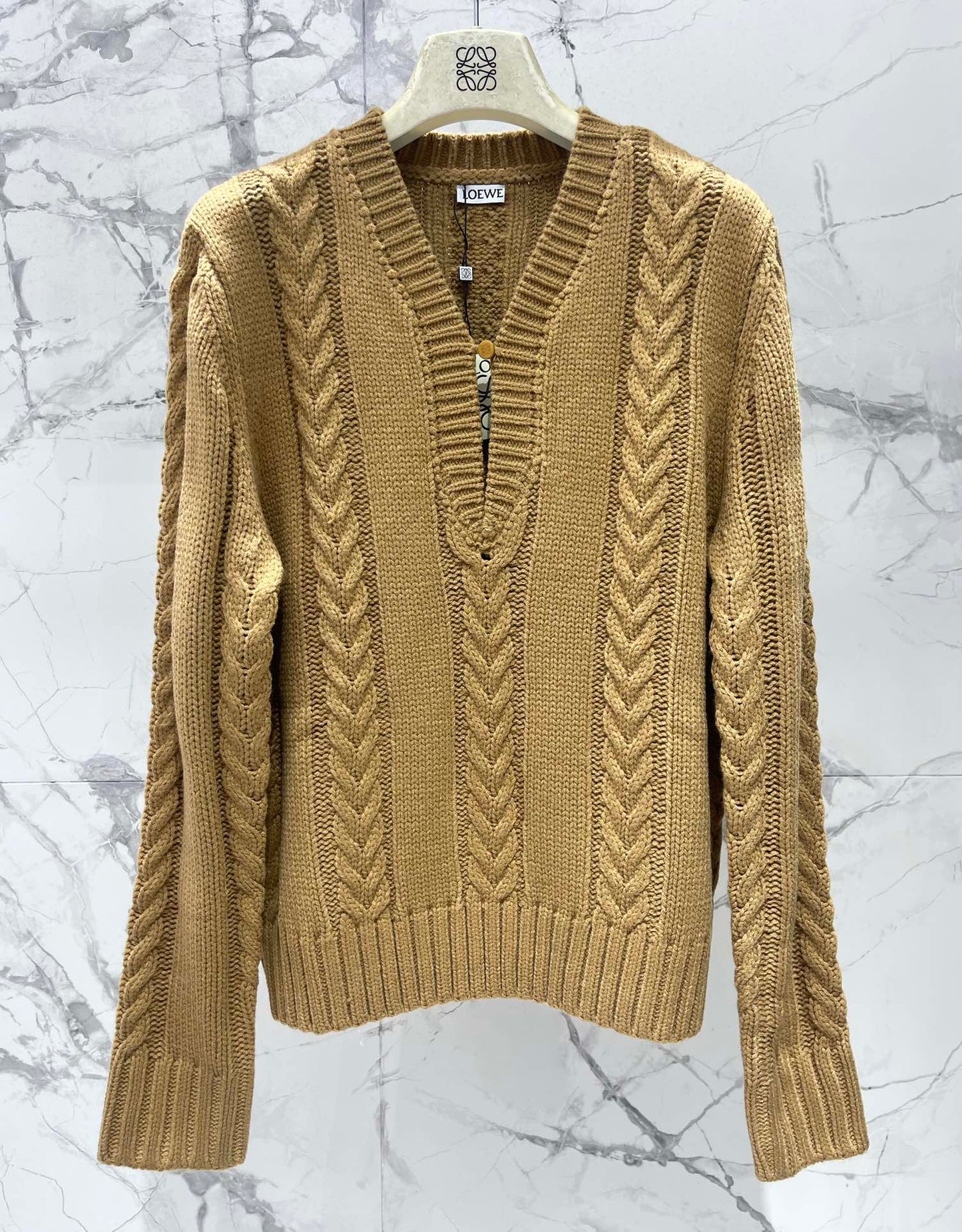 25fw V-neck knitted sweater
