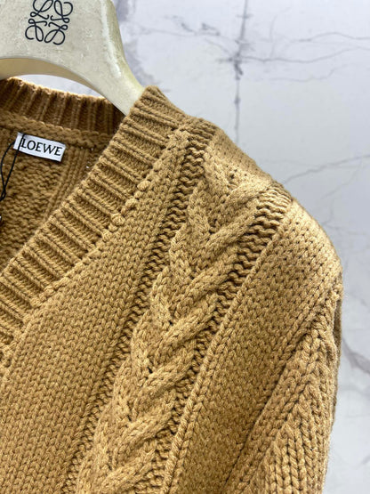 25fw V-neck knitted sweater