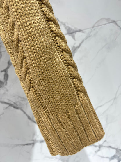 25fw V-neck knitted sweater