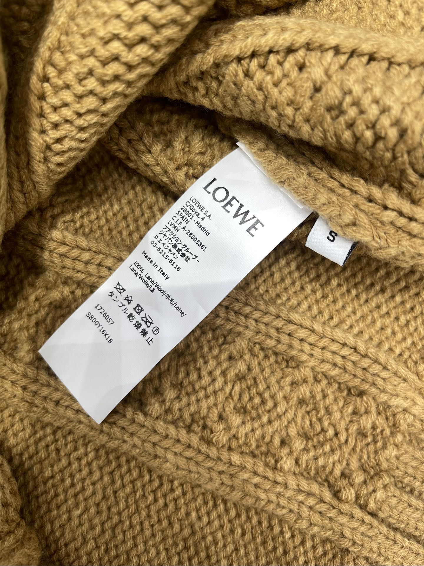 25fw V-neck knitted sweater