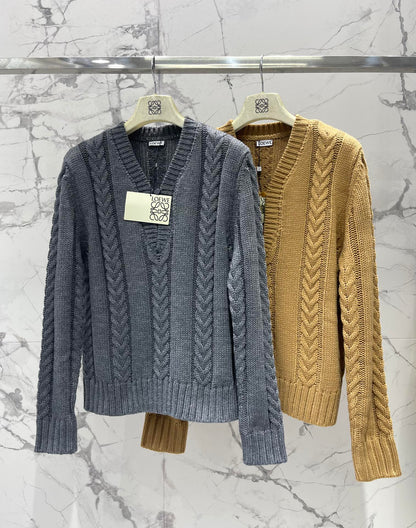 25fw V-neck knitted sweater