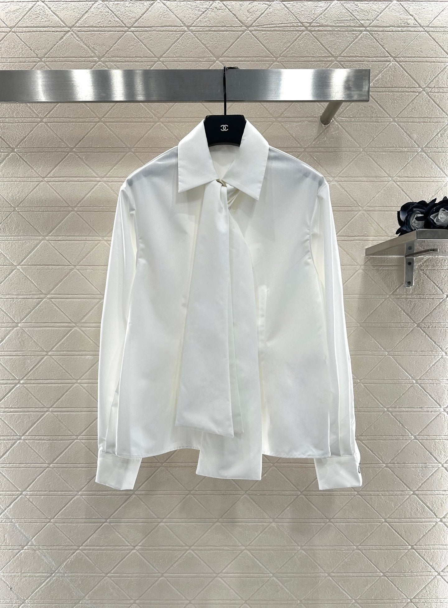 25fw Ribbon tied shirt