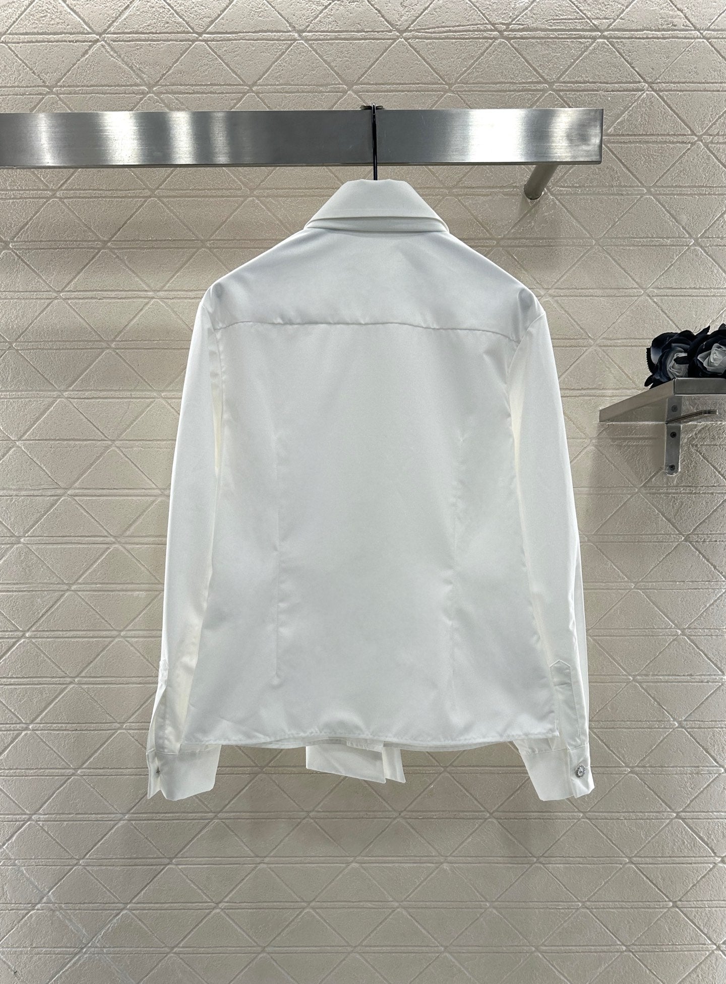 25fw Ribbon tied shirt