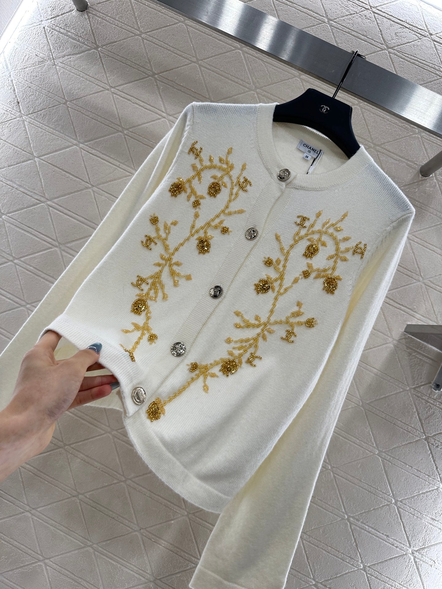 25fw Heavy industry nail bead knitted cardigan