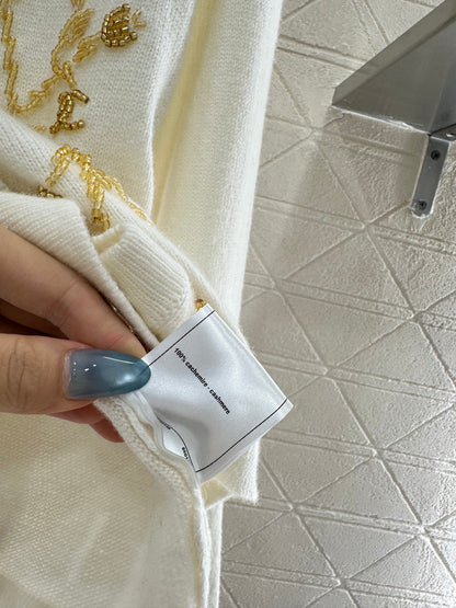 25fw Heavy industry nail bead knitted cardigan