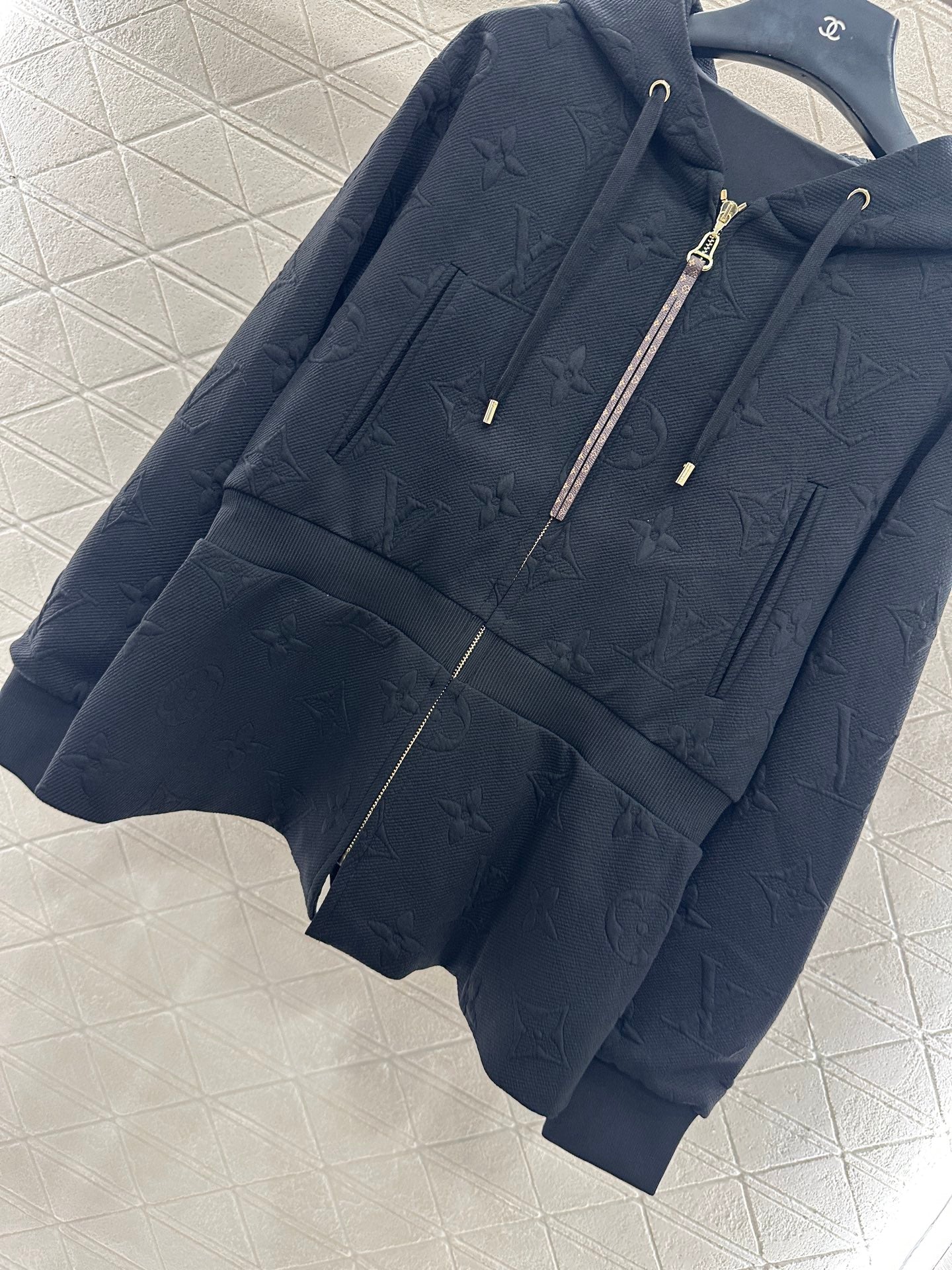 25fw Embossed hooded waist cinching set