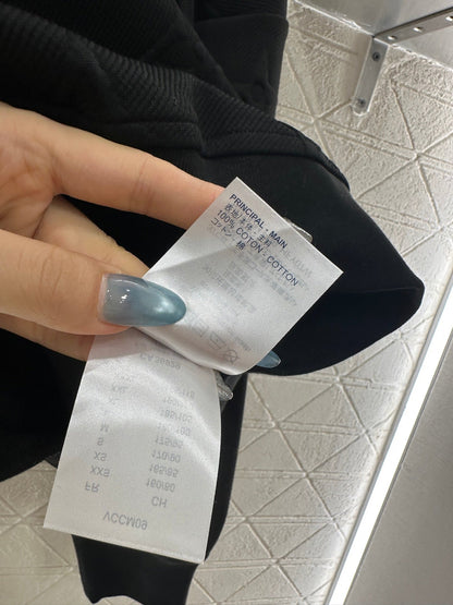 25fw Embossed half open hoodie