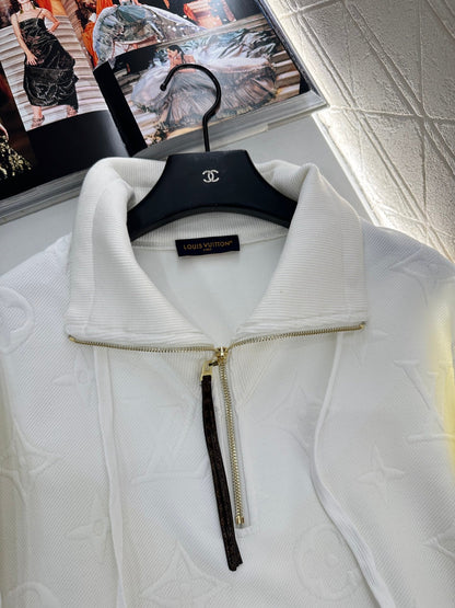 25fw Embossed half open hoodie