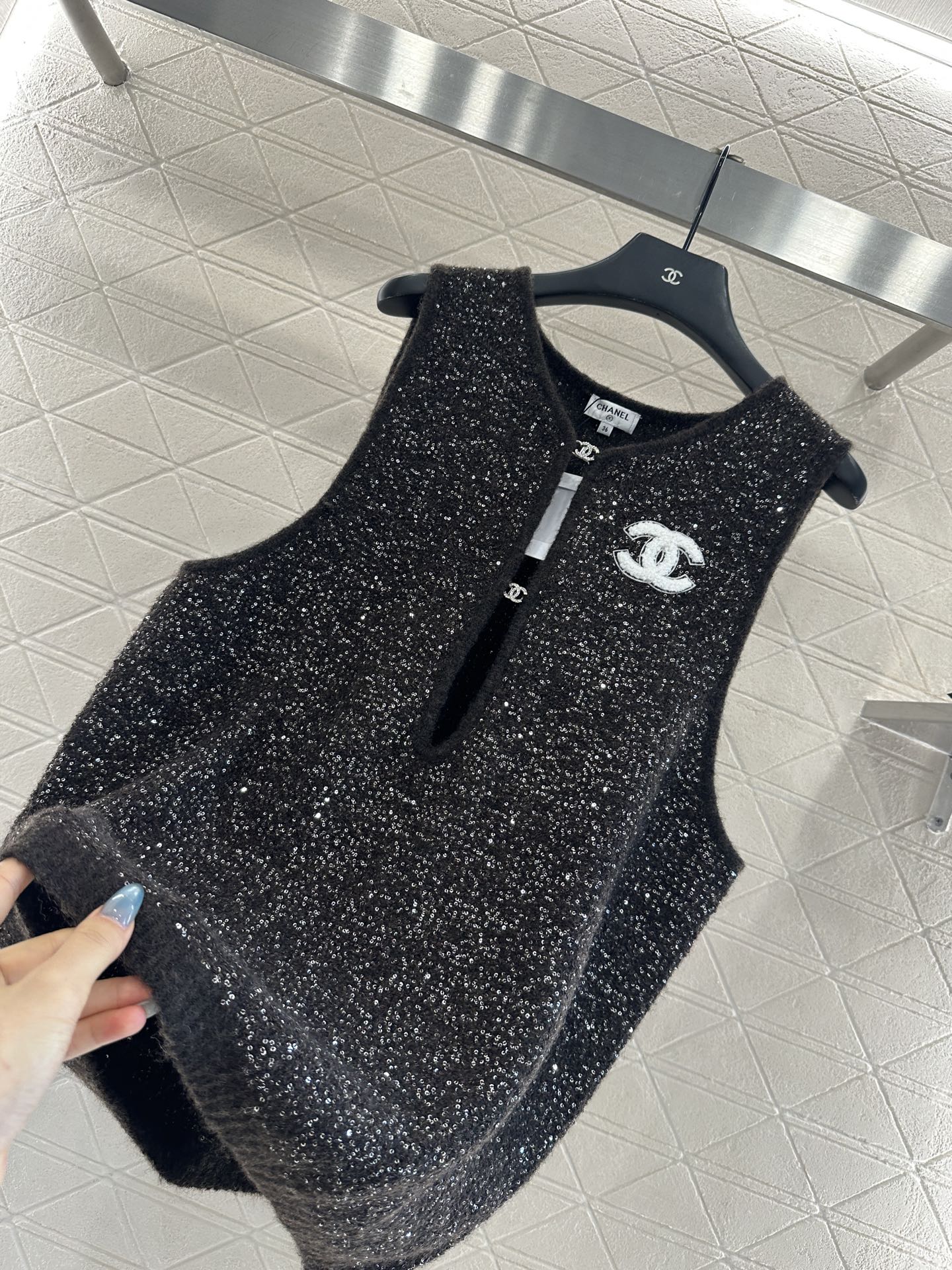 25fw Silver knit vest