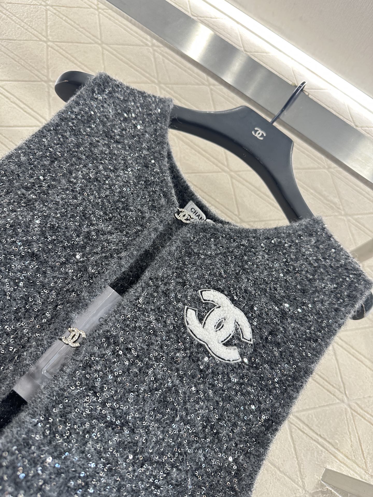 25fw Silver knit vest