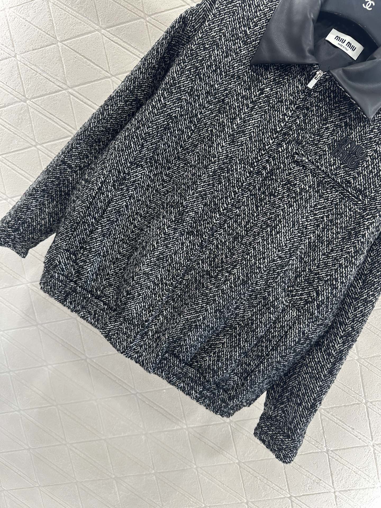 25fw Collar jacket with patchwork leather