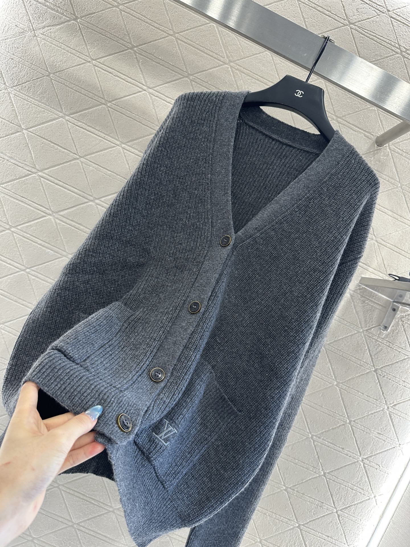 25fw Embroidered pocket knit cardigan with silhouette letters