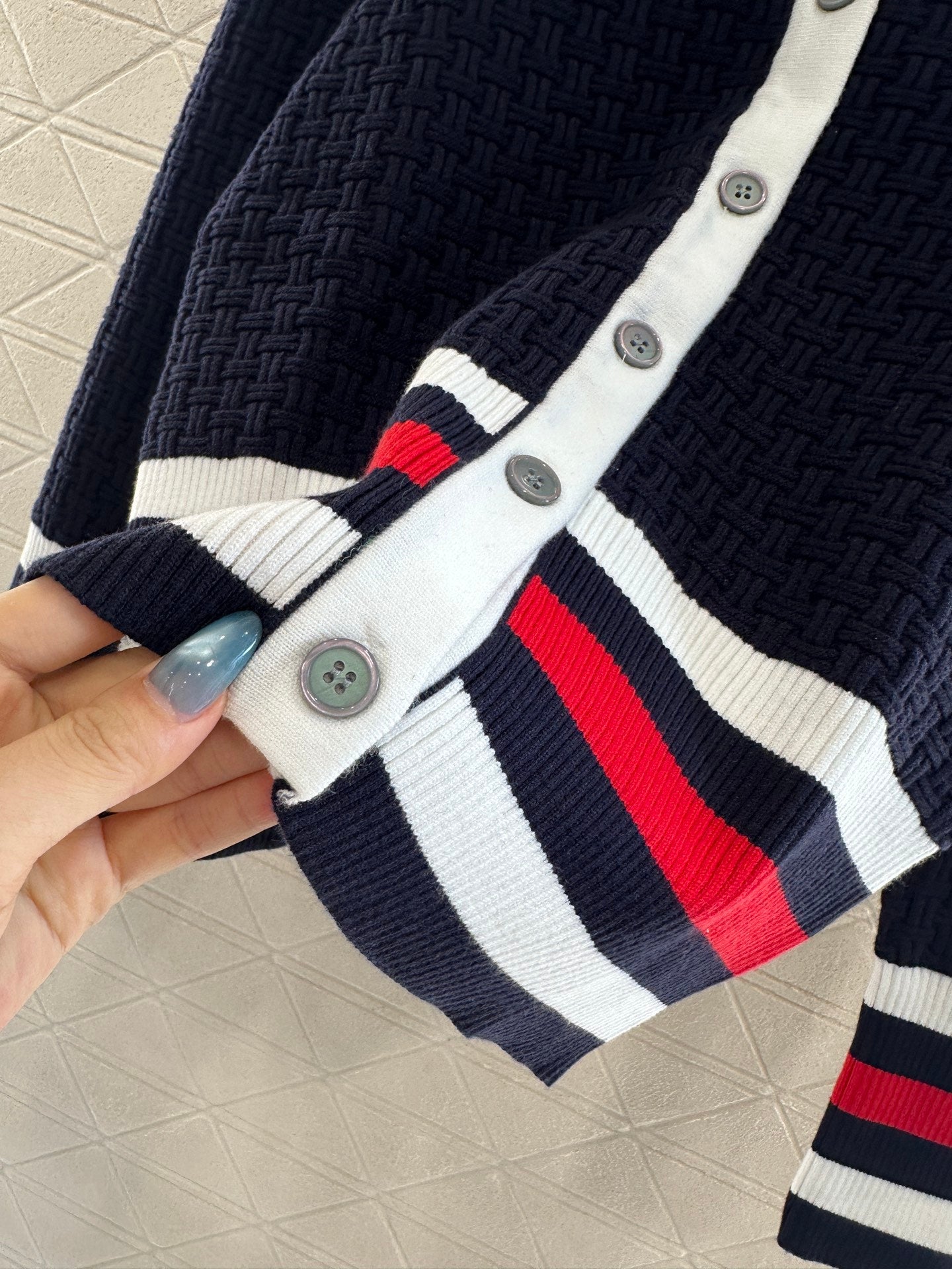 25fw Knitted color blocking knitted cardigan