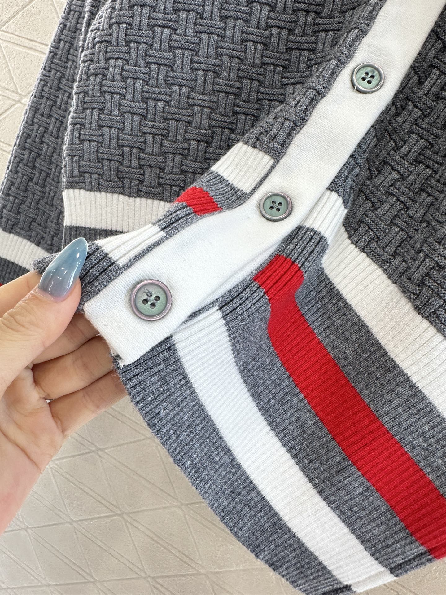 25fw Knitted color blocking knitted cardigan