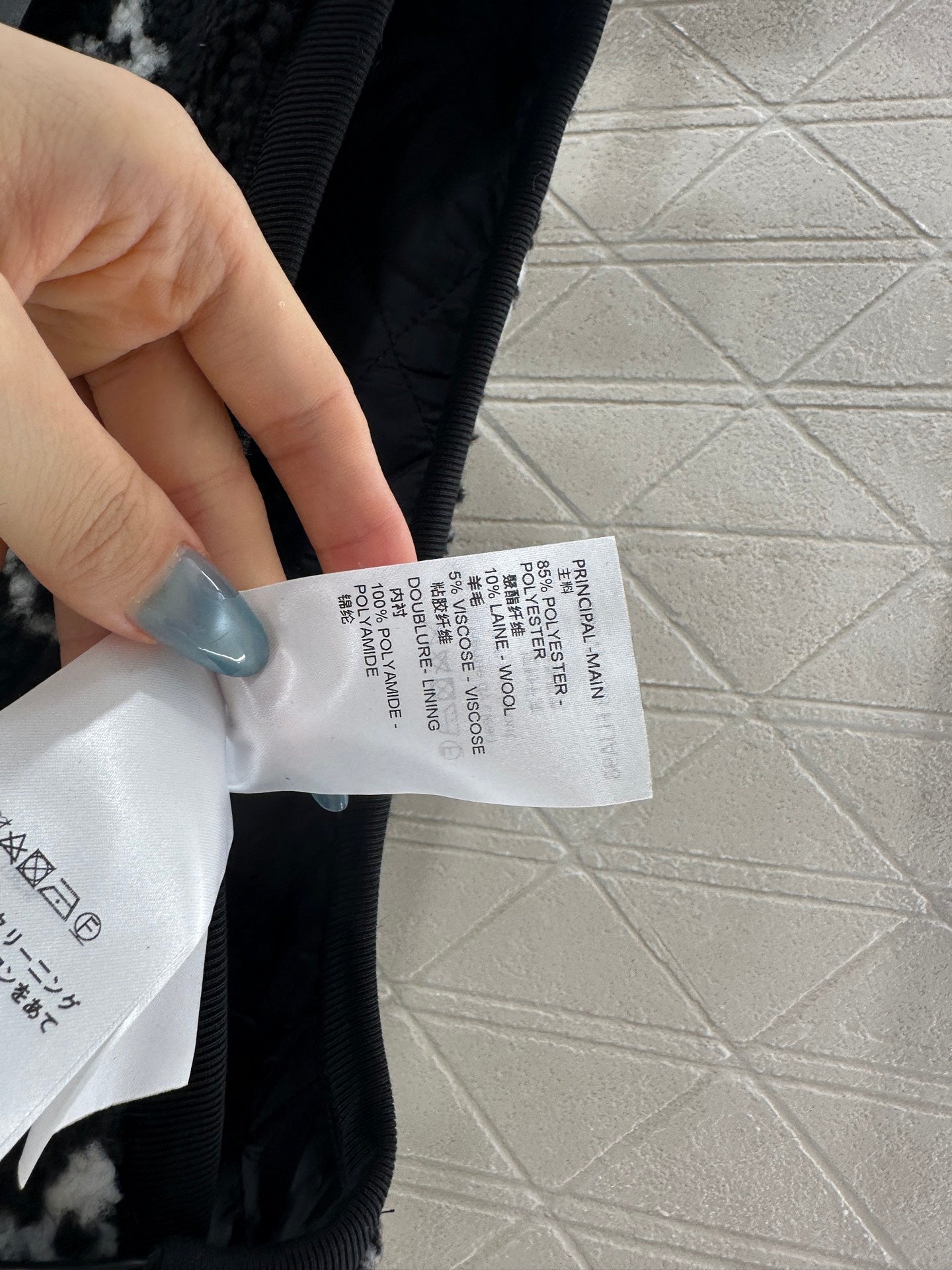 25fw Hooded Teddy Plush Camry Vest