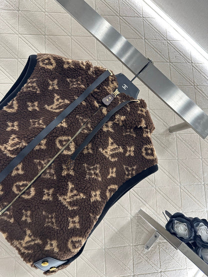 25fw Hooded Teddy Plush Camry Vest