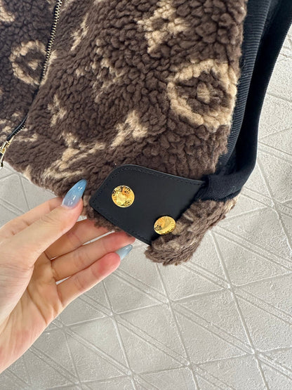 25fw Hooded Teddy Plush Camry Vest