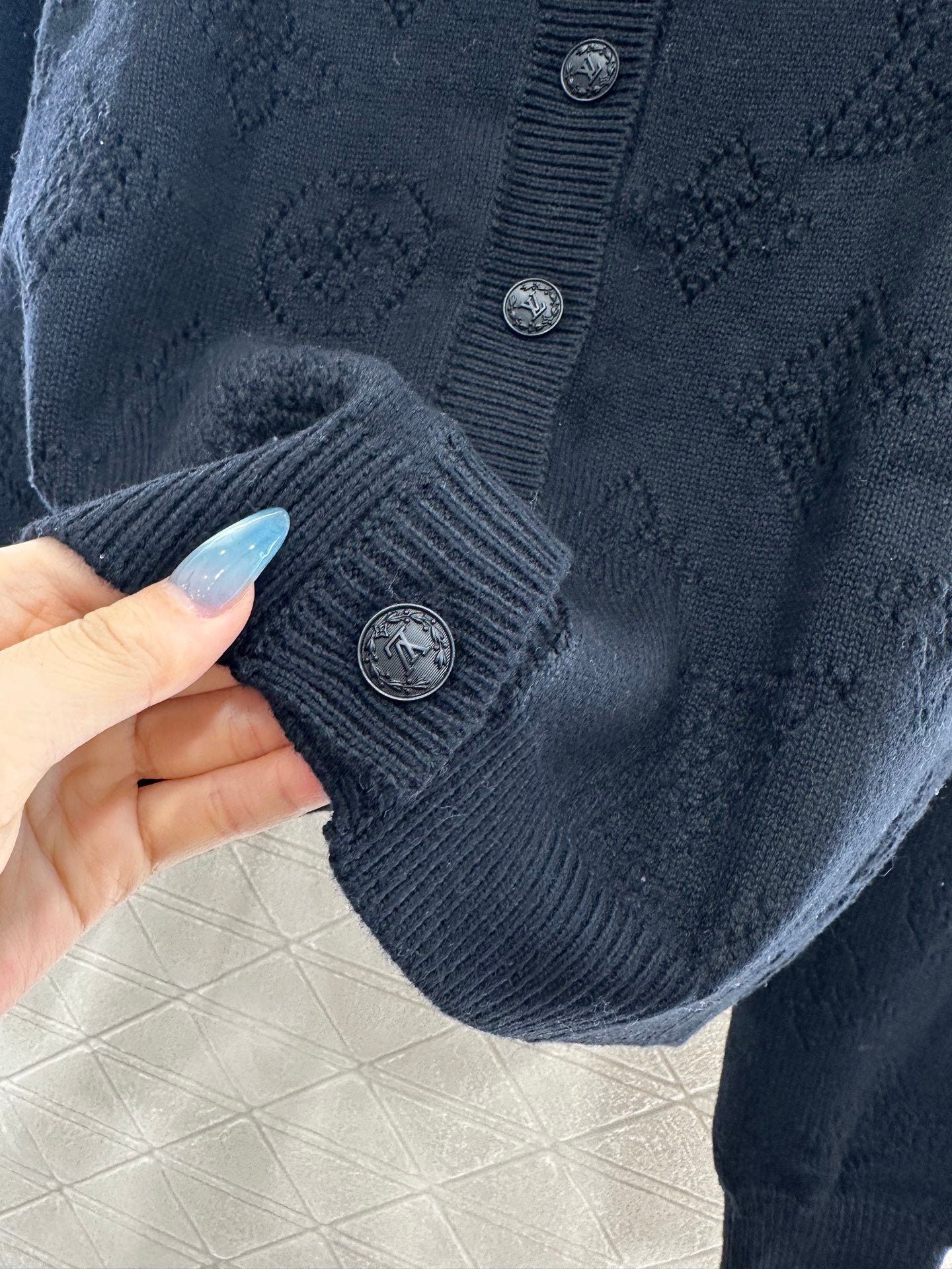 25fw Hollow knit round neck cardigan