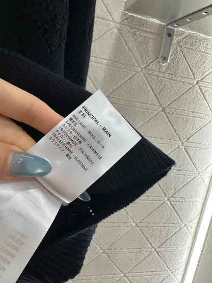 25fw Hollow knit round neck cardigan