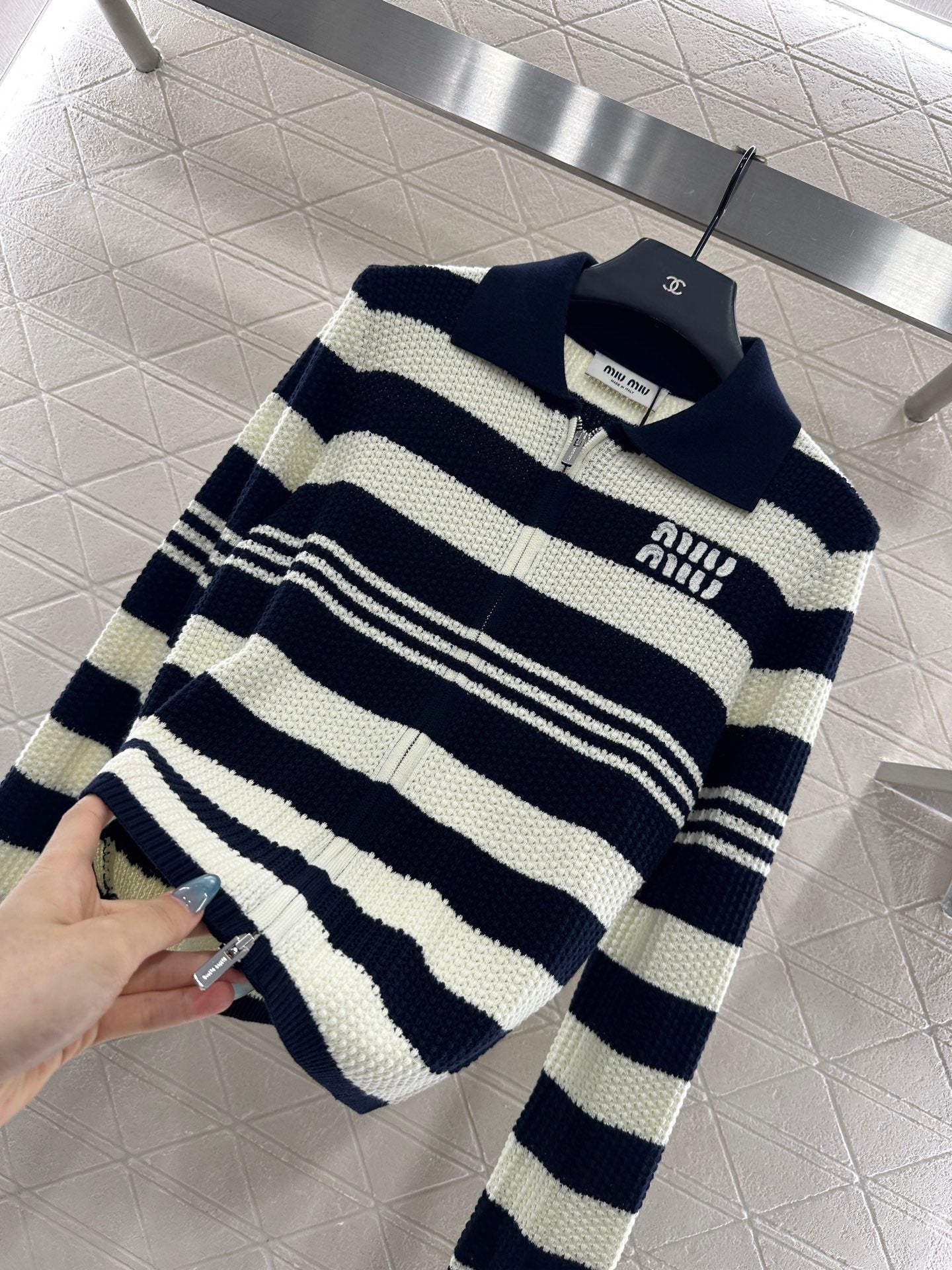 25fw Collar knit striped cardigan