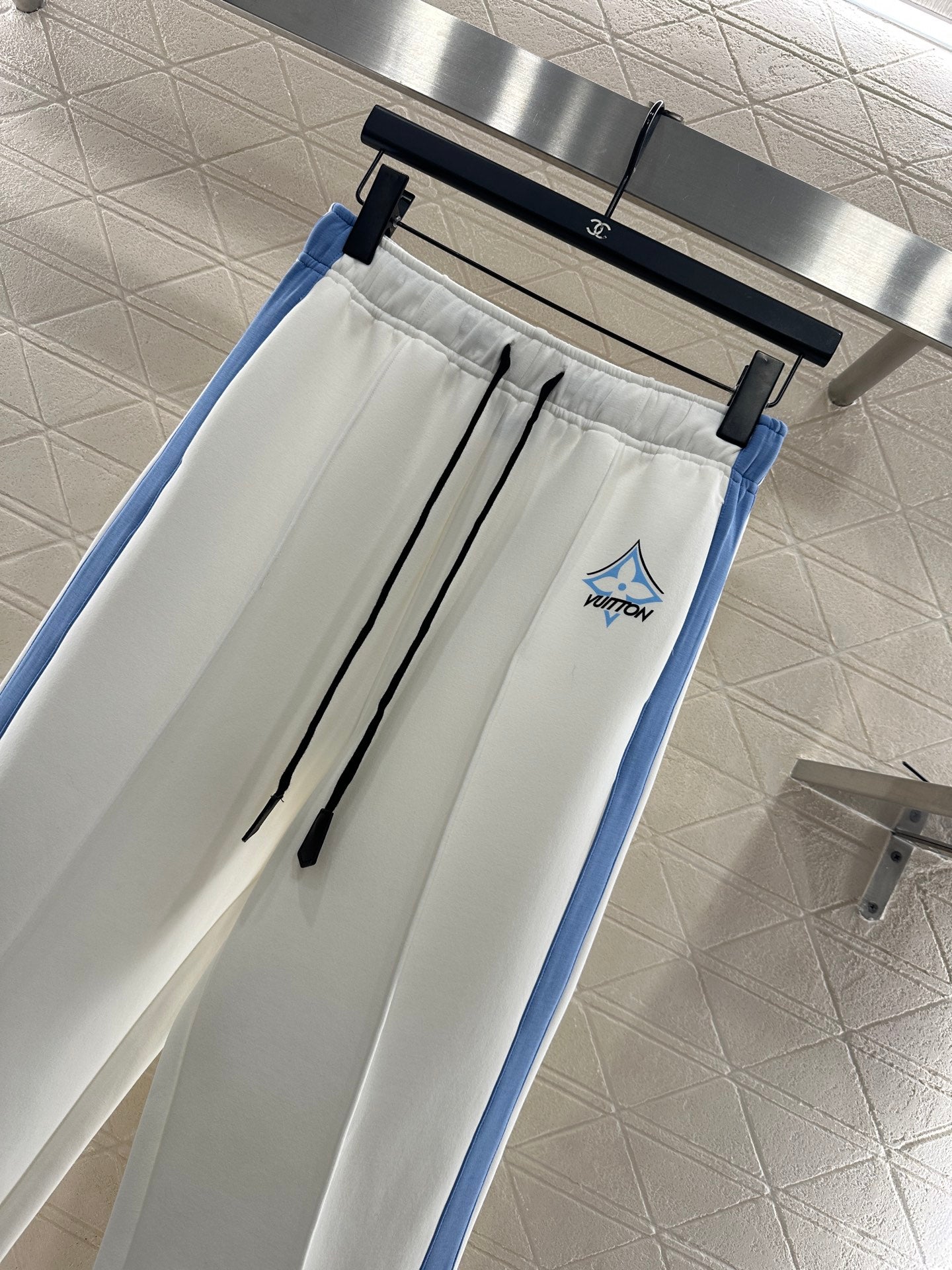 25fw Shoulder cut color zipper jacket and pants set