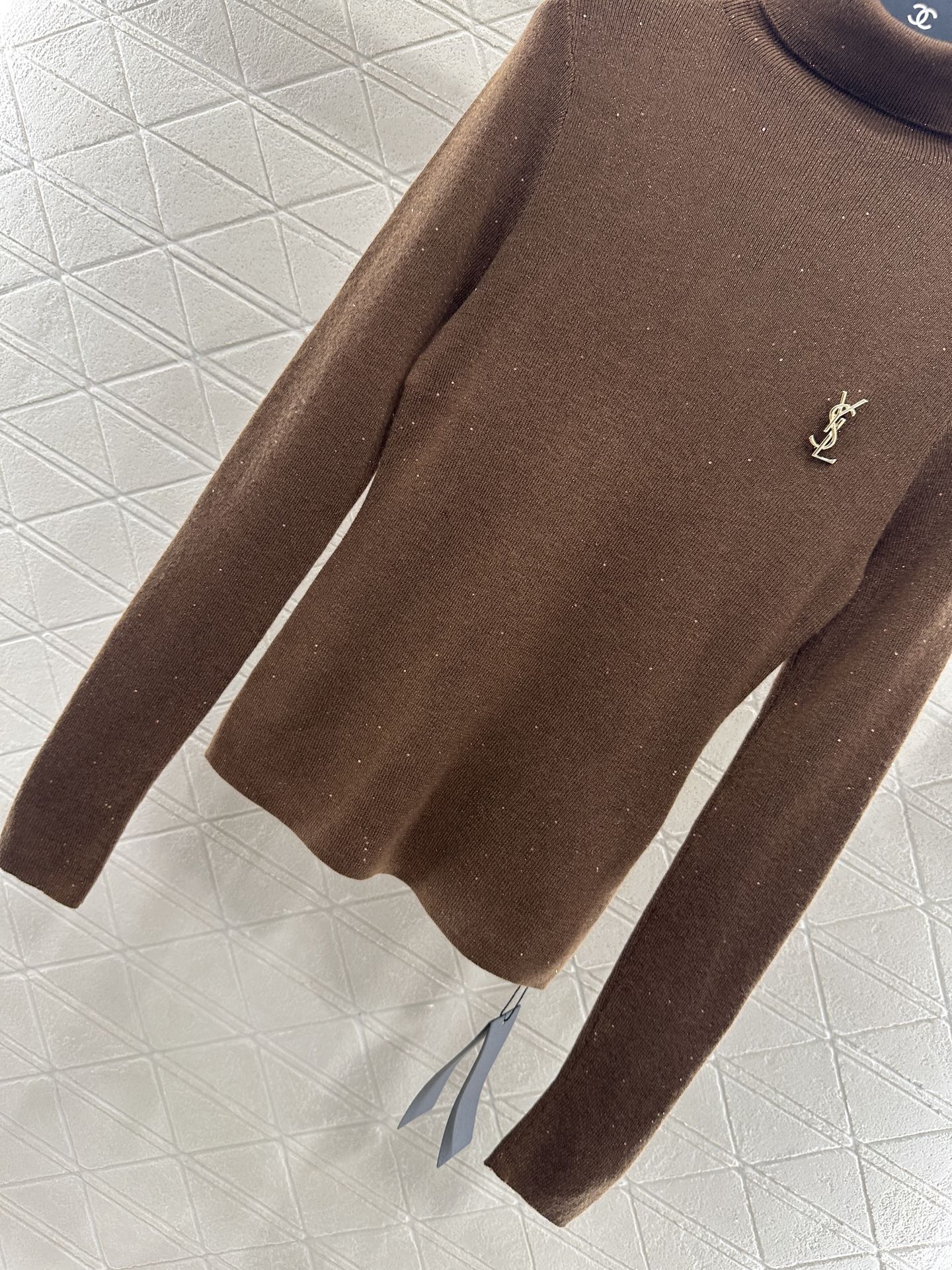 25fw High neck brooch base shirt