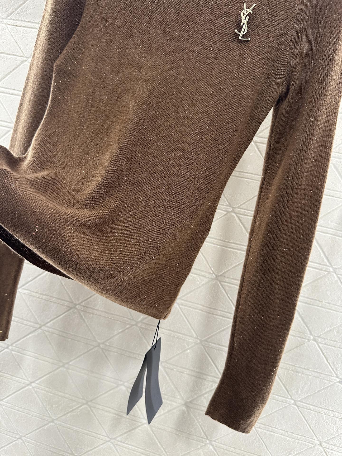 25fw High neck brooch base shirt