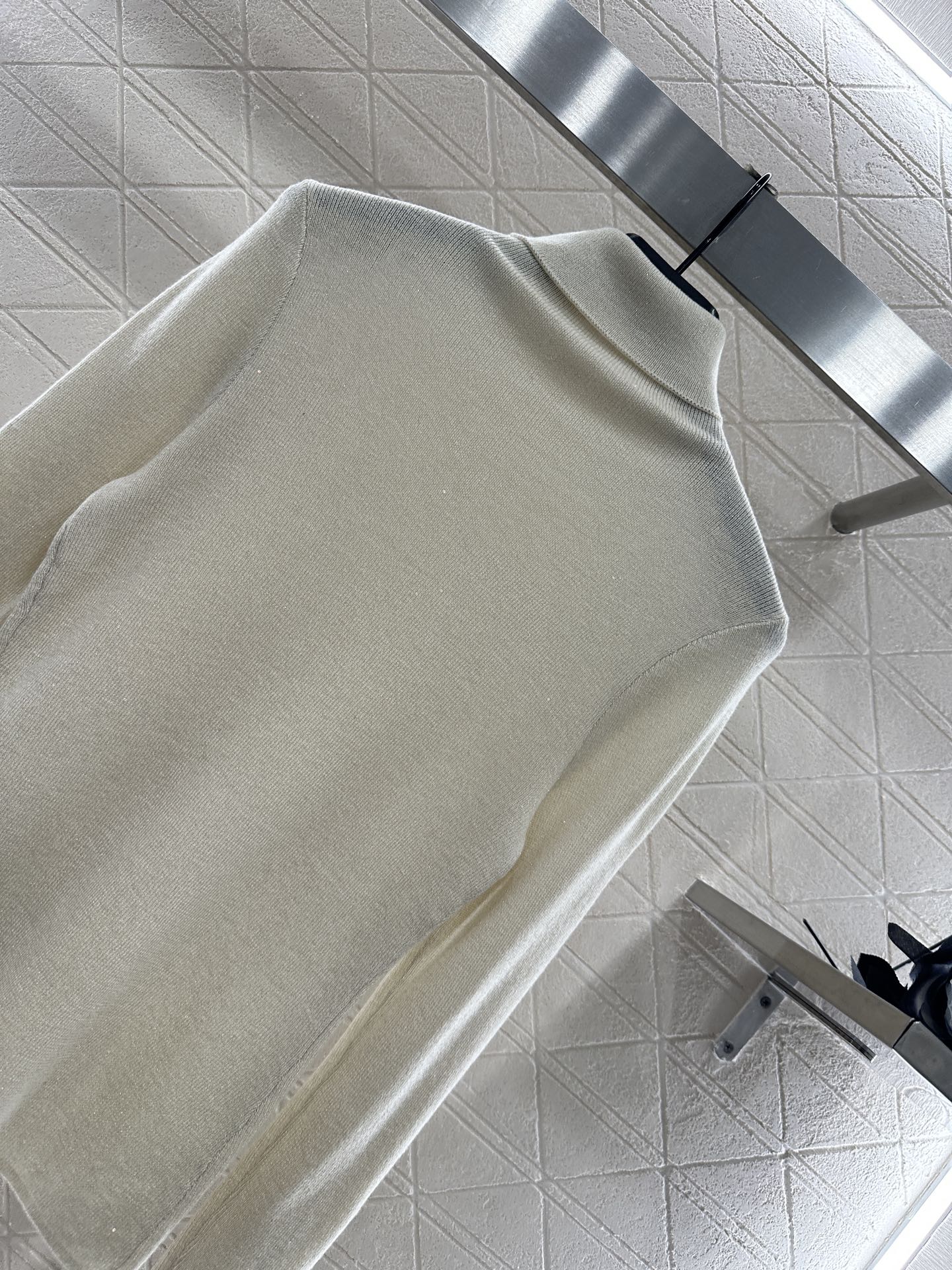 25fw High neck brooch base shirt