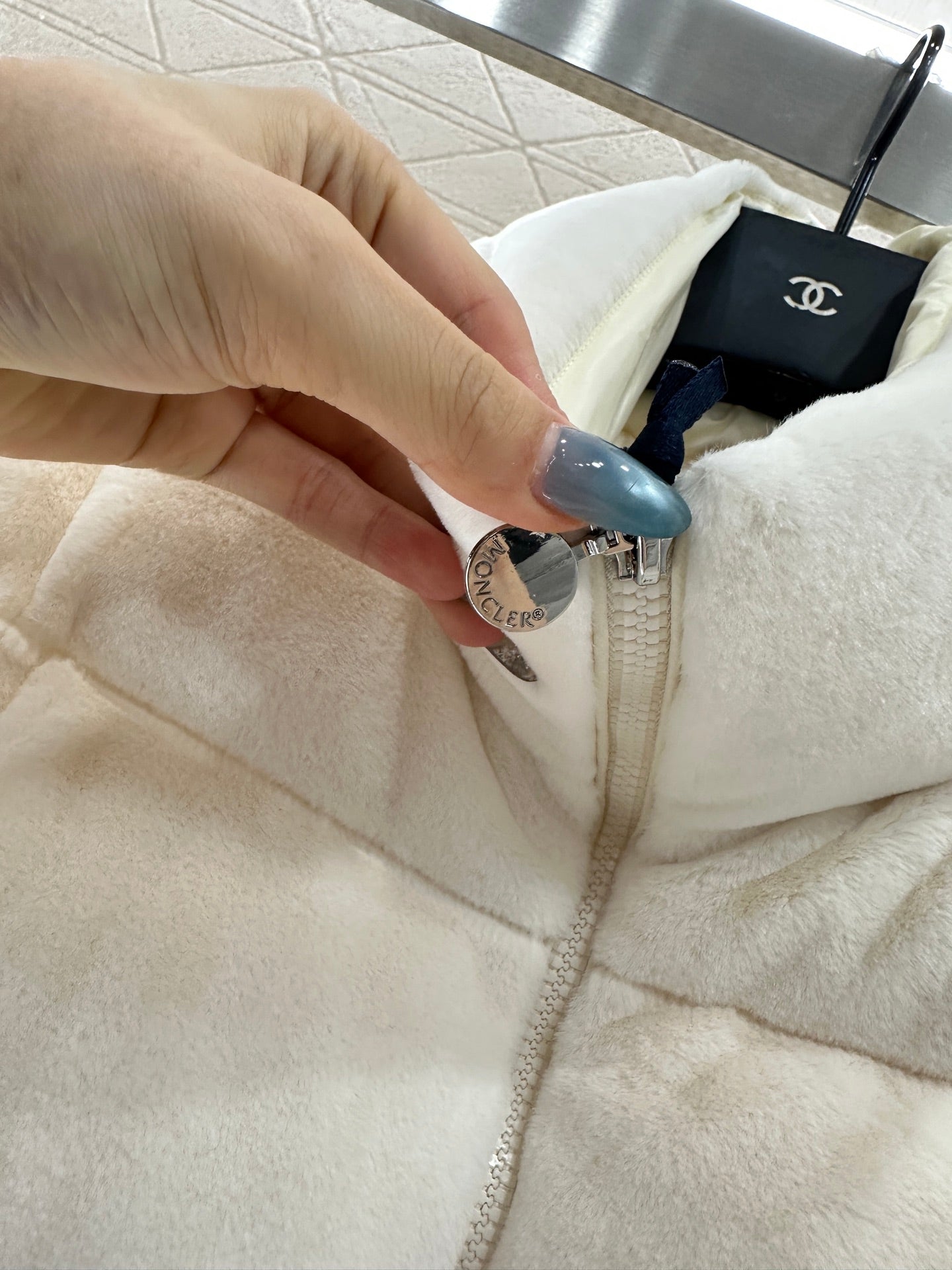 25fw Standing collar down vest