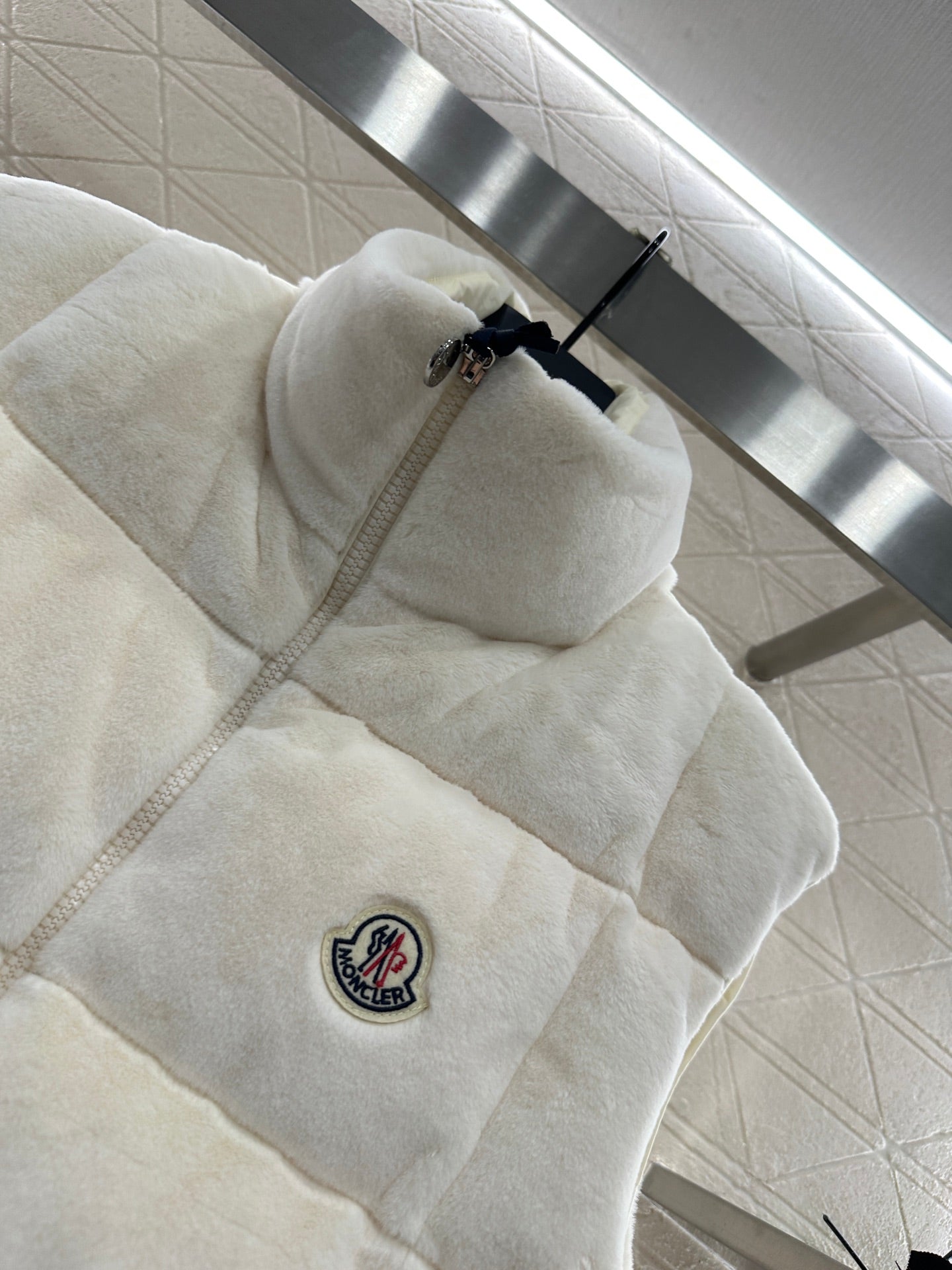 25fw Standing collar down vest