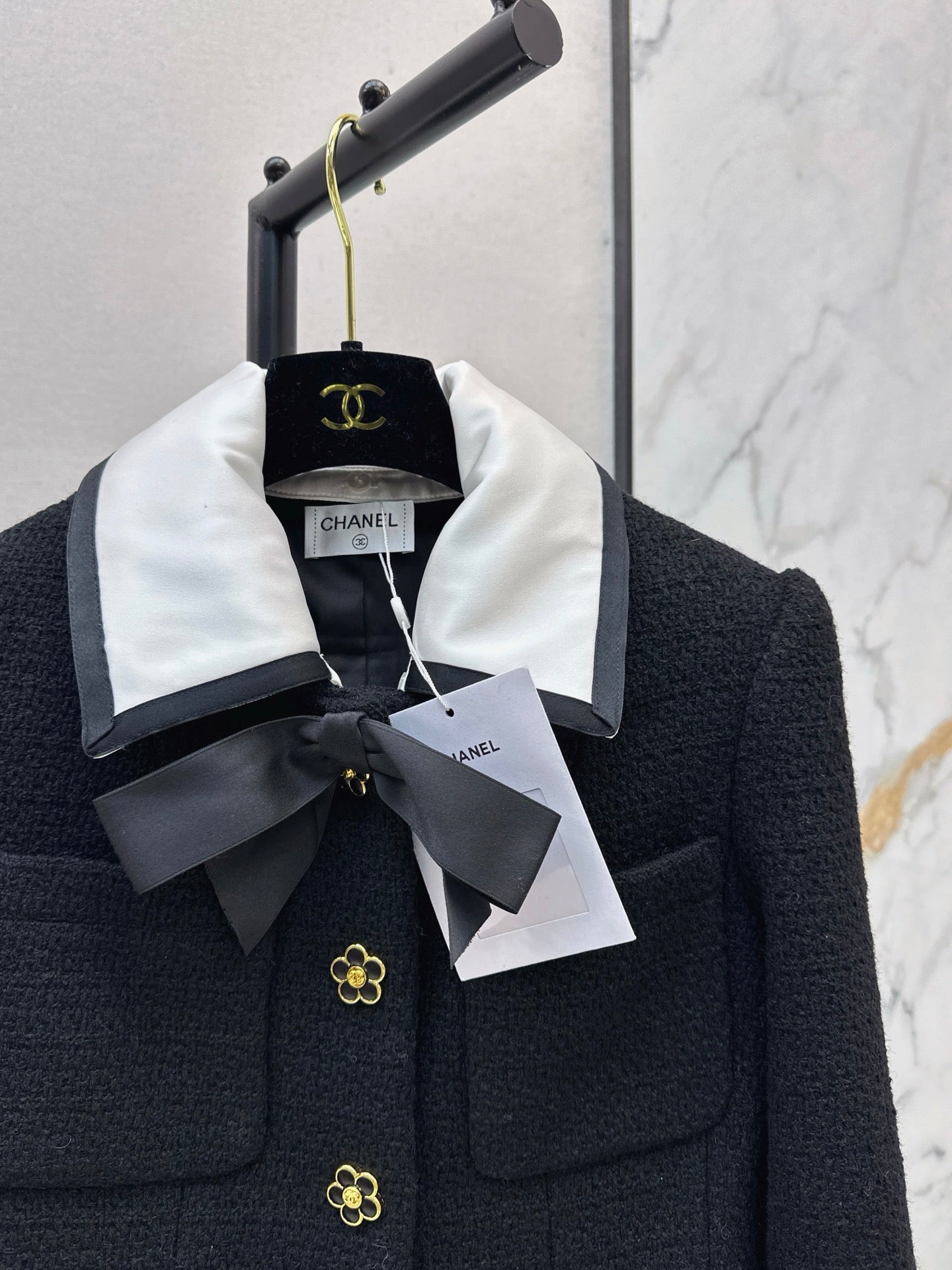 25fw Contrasting lapel jacket