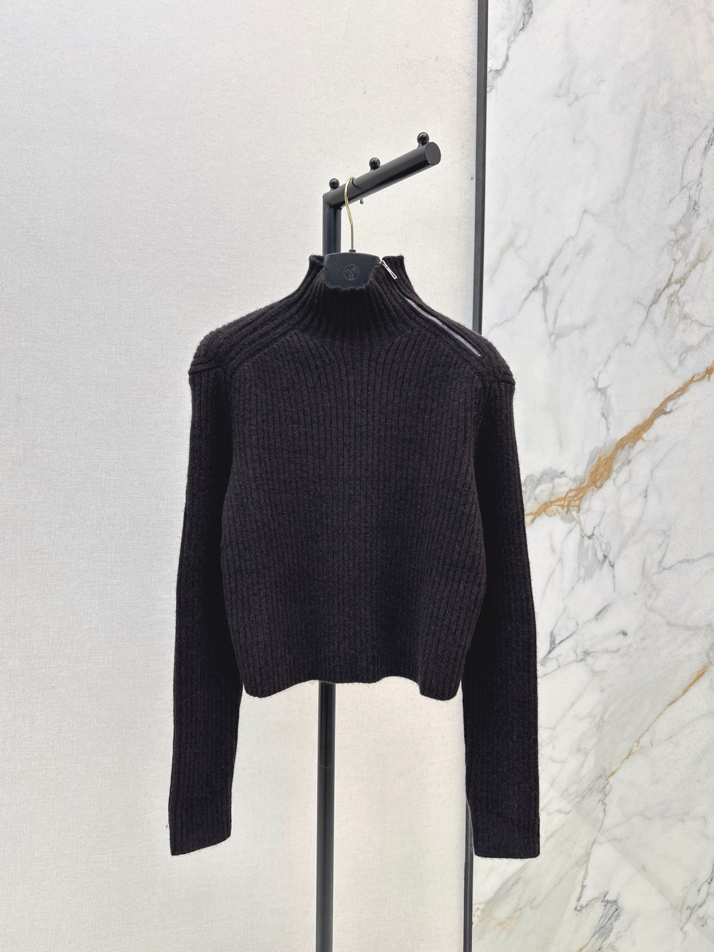 25fw turtleneck sweater