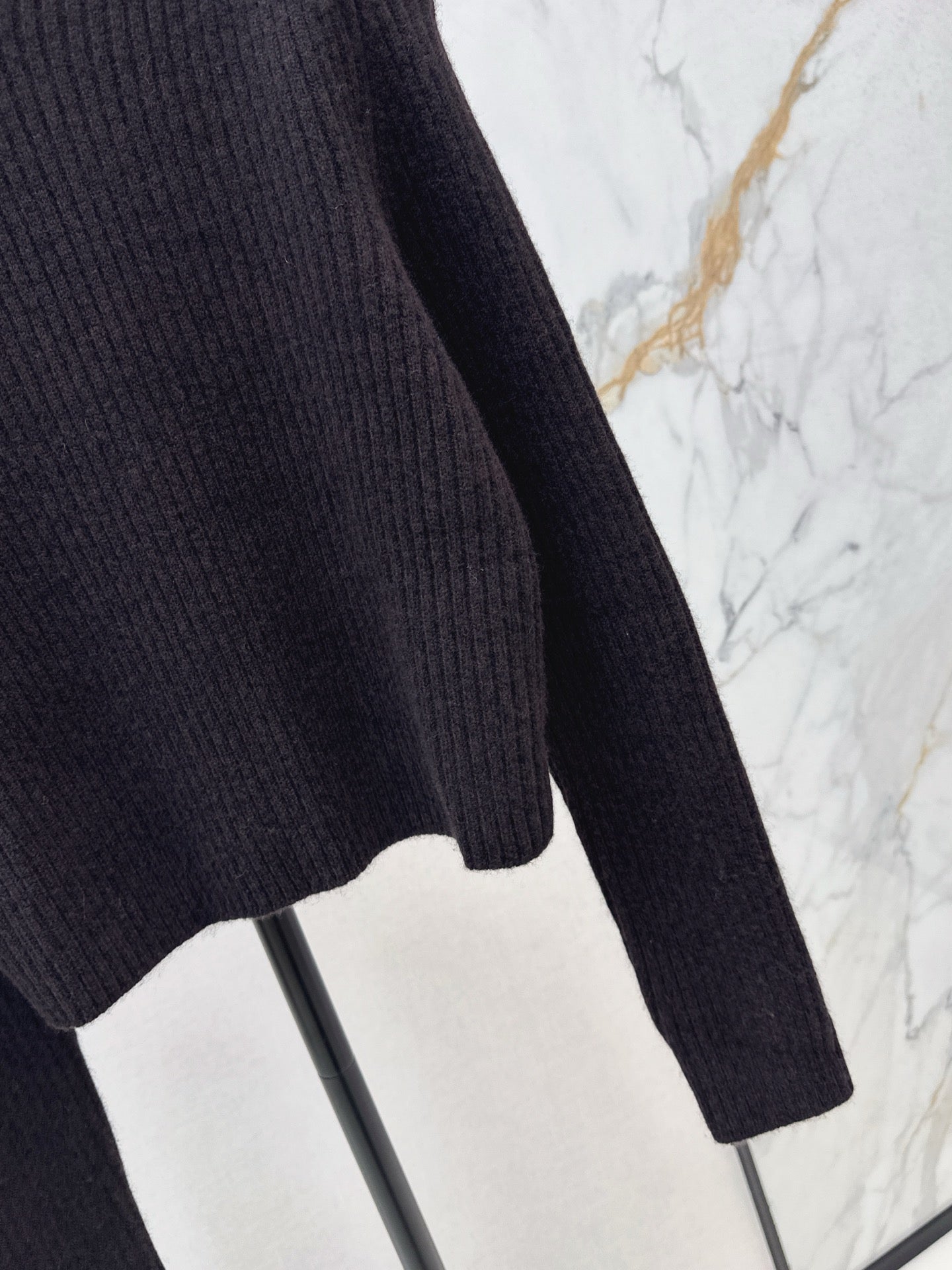 25fw turtleneck sweater