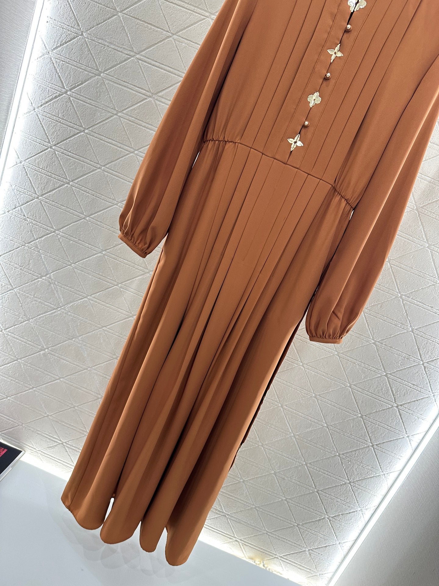 25fw Clover pleated dress