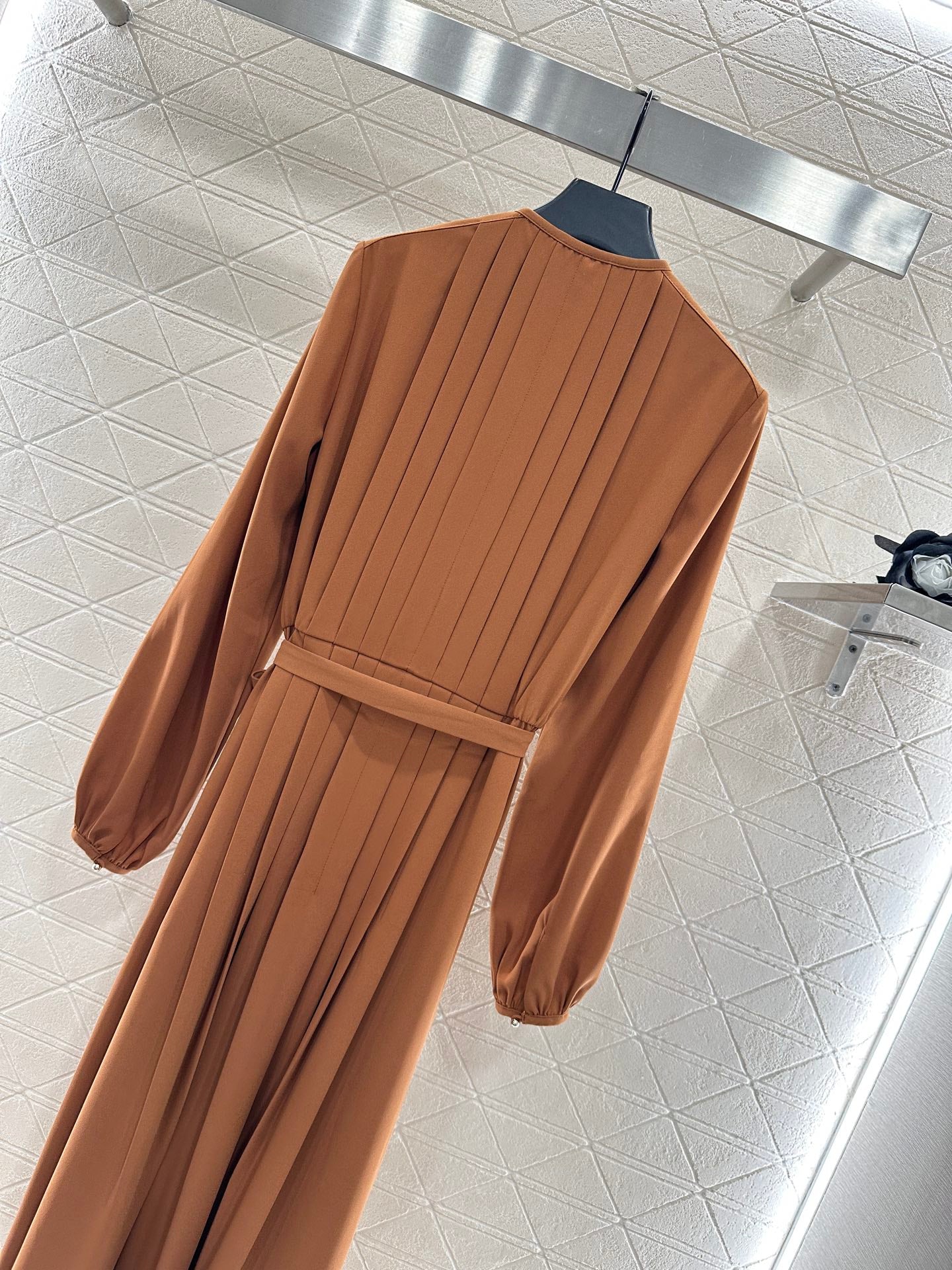 25fw Clover pleated dress