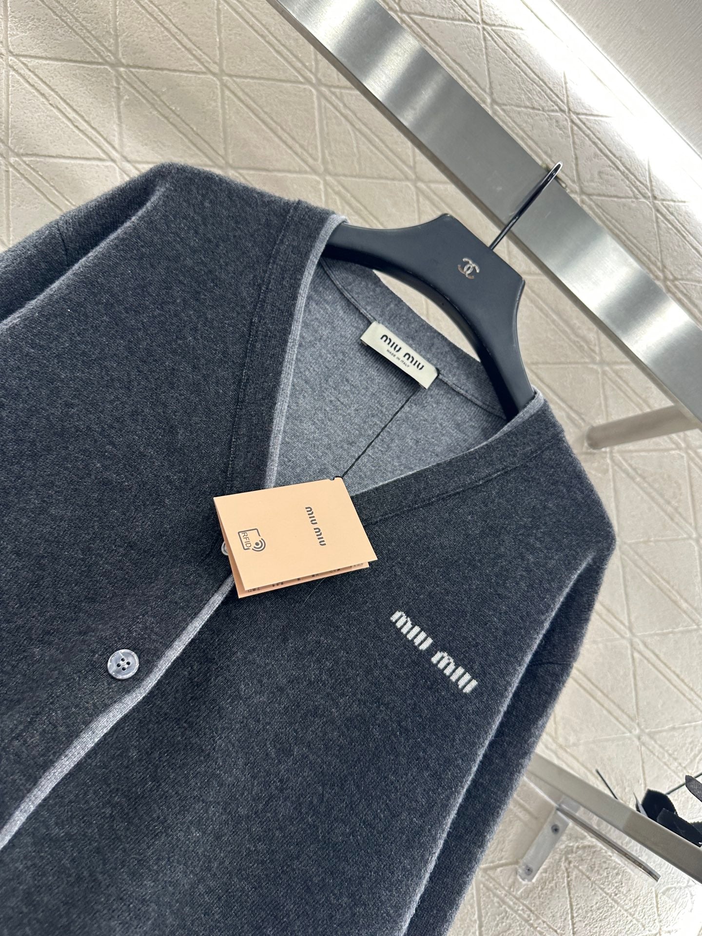 25fw Two contrasting fake cardigans