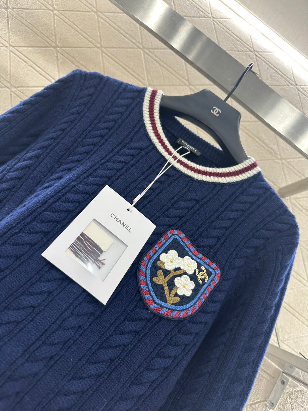 25fw Fried Dough Twists color contrast sweater