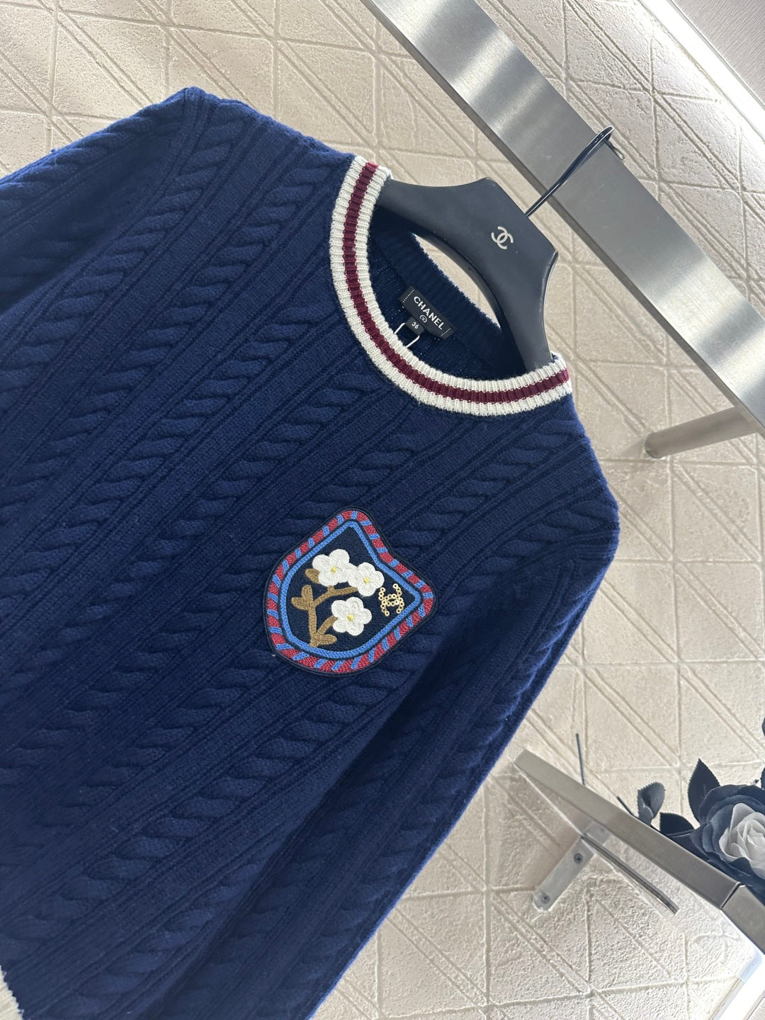 25fw Fried Dough Twists color contrast sweater