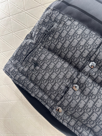 25fw Stand up collar jacquard down vest