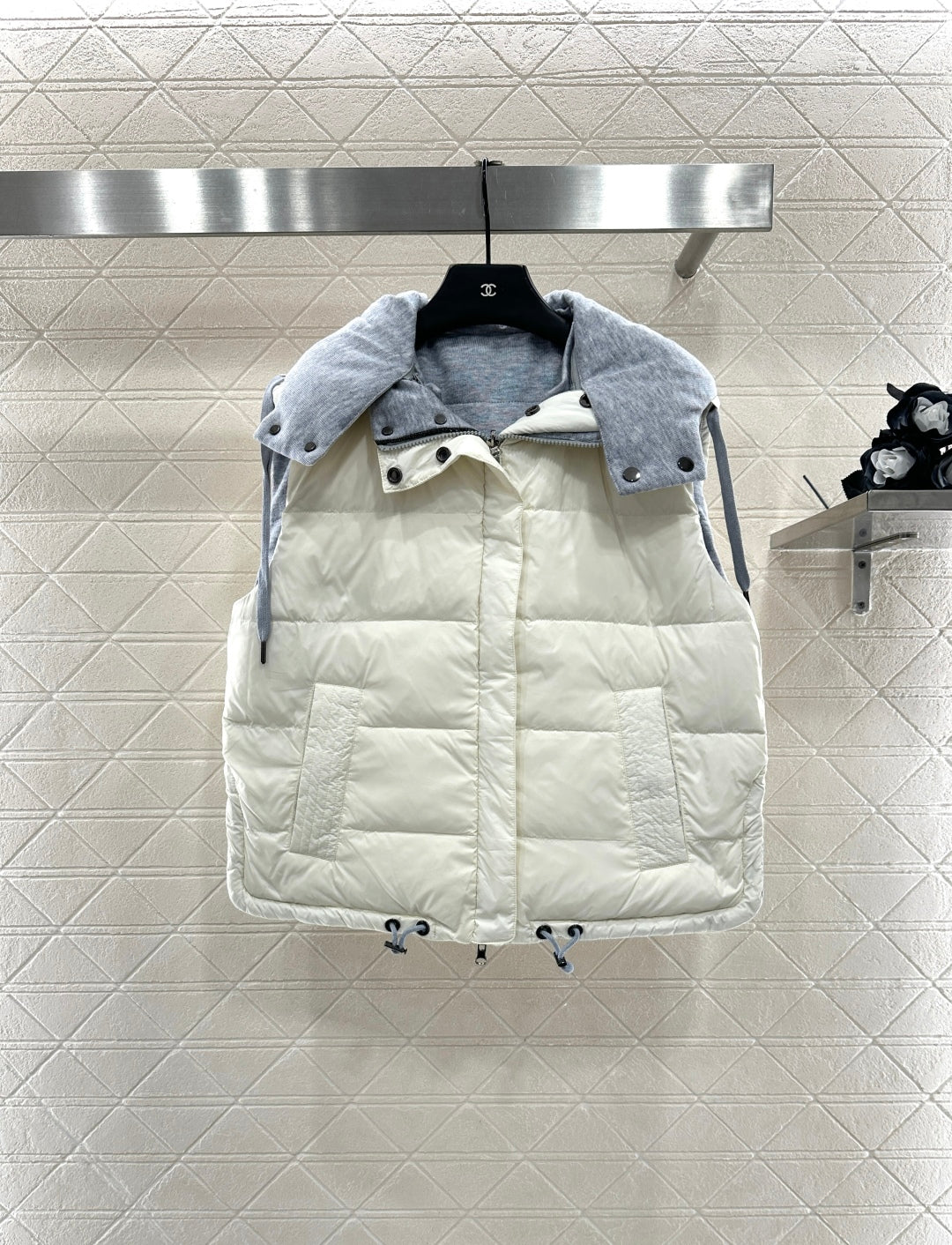 25fw Detachable hooded double-sided down vest