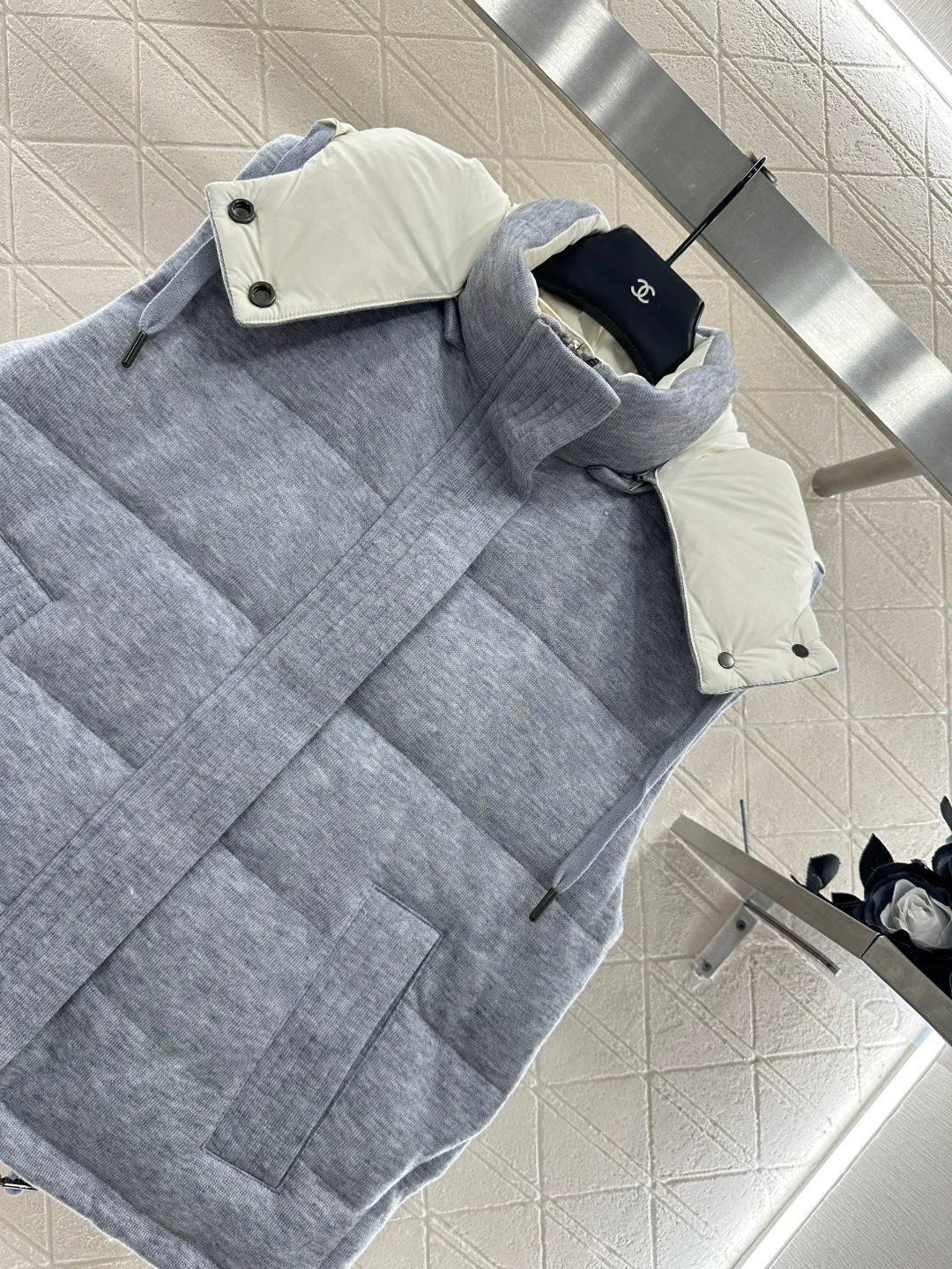 25fw Detachable hooded double-sided down vest