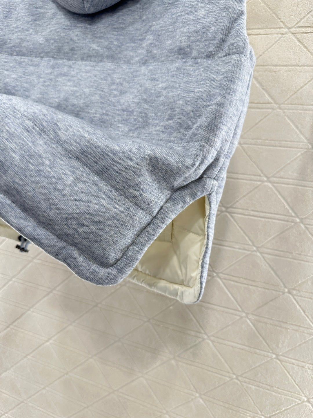 25fw Detachable hooded double-sided down vest