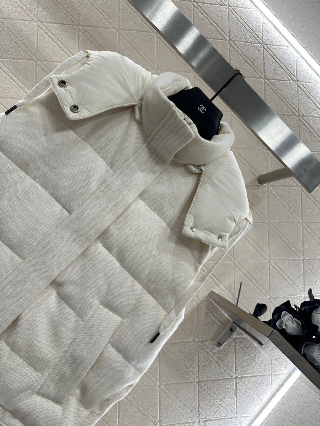 25fw Detachable hooded double-sided down vest