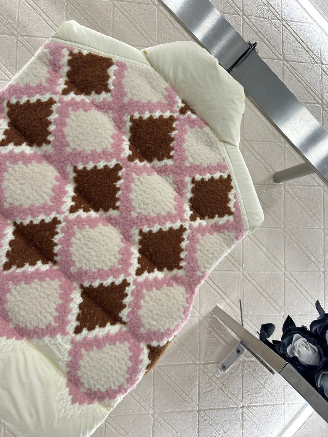 25fw Lingge embroidered spliced down vest