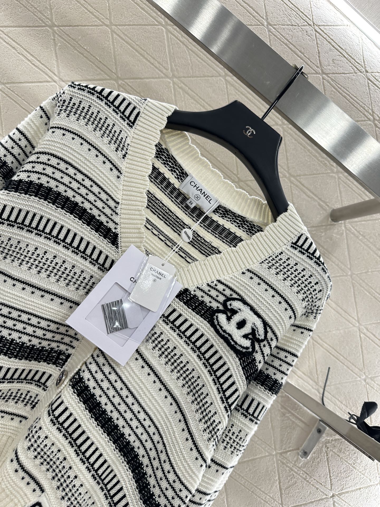 25fw Striped knitted cardigan