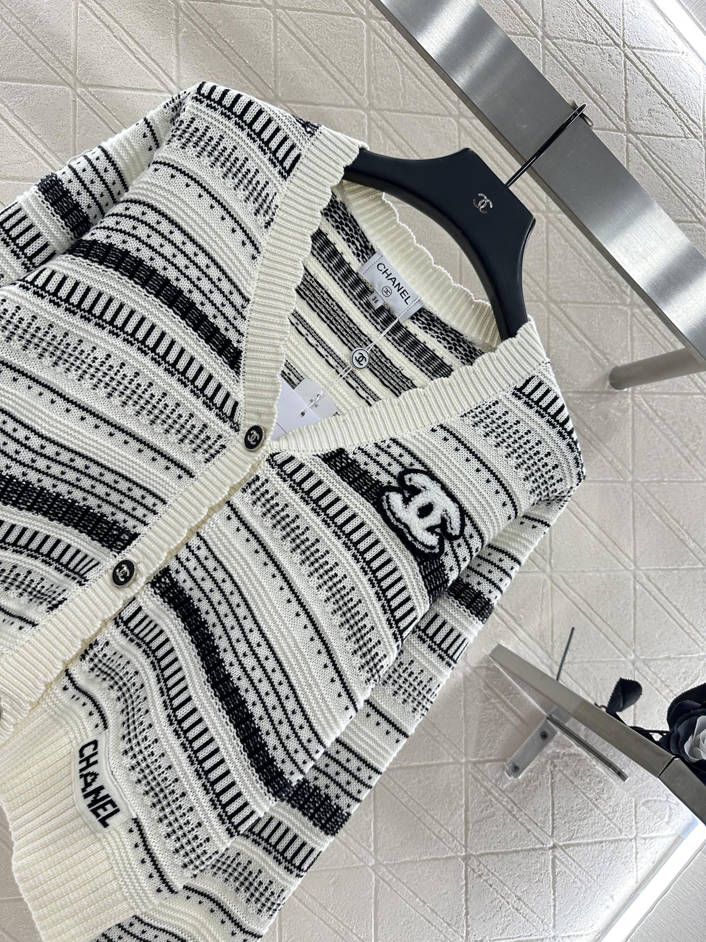 25fw Striped knitted cardigan