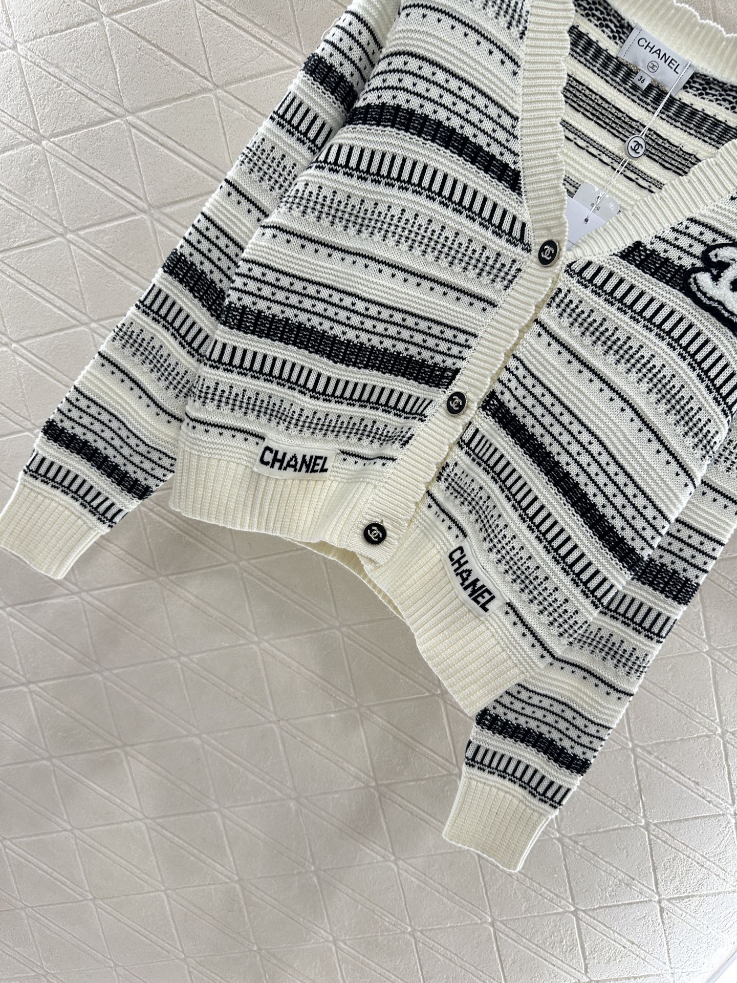 25fw Striped knitted cardigan