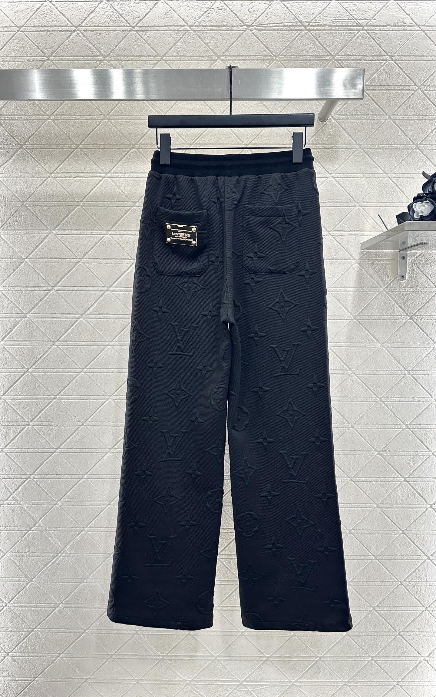 25fw Embossed hooded set